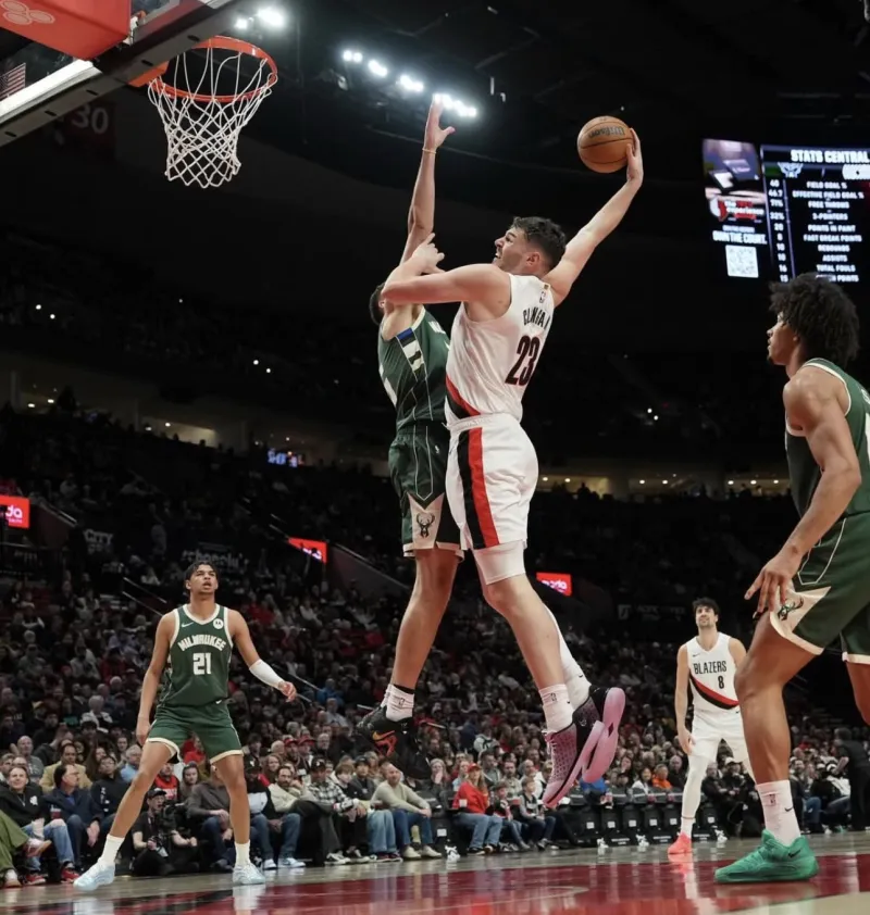 九游app最新版下载安装-制霸内线！多诺万-克林根更新Ins晒近期赛场照与球迷分享